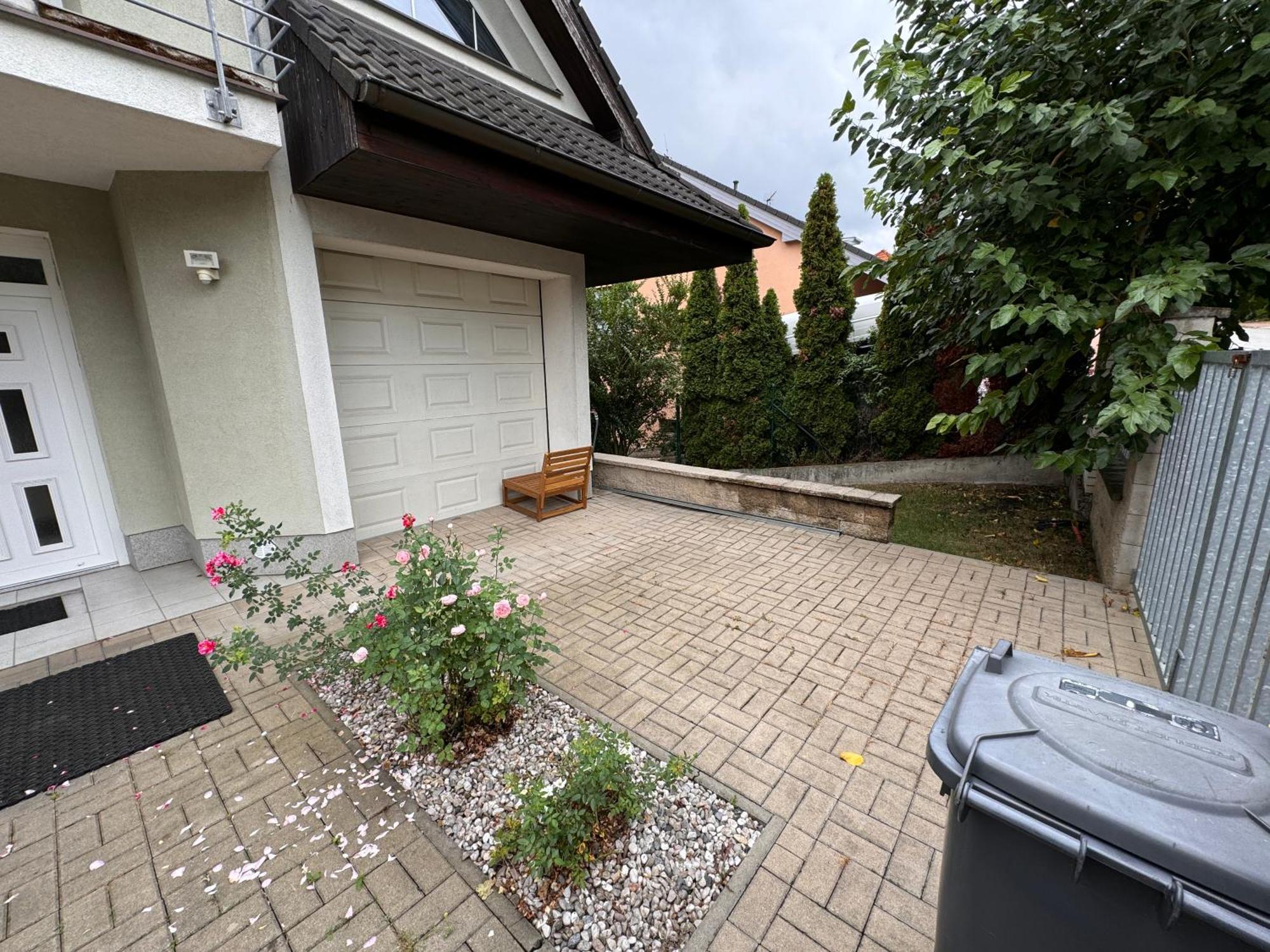 Diamondvilla, 4 Bedroom Apartment, Garden & Spa Prag Exteriör bild